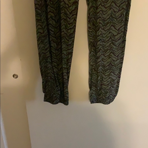 3/$25 Ladies 8/10 pants NWOT - Picture 8 of 9